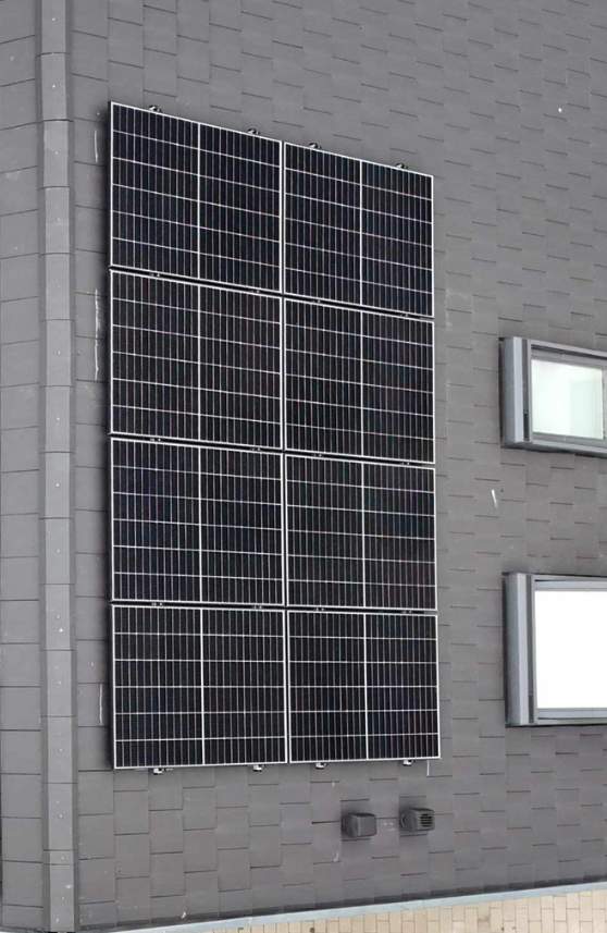 Klimaanlage Düsseldorf: Von Solaraero installierte PV-Anlage auf einem Dach.